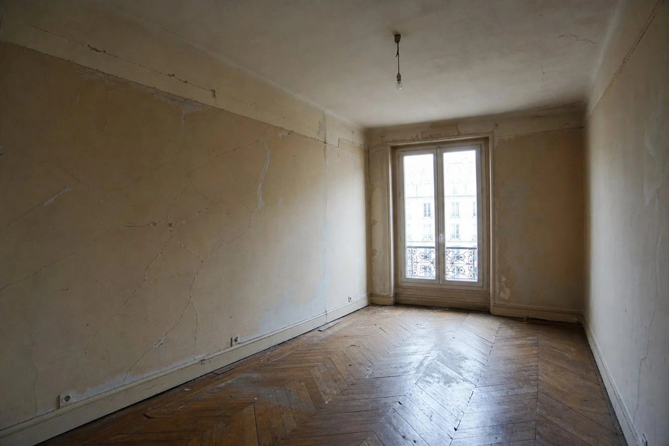Avant — salon dégradé avant travaux